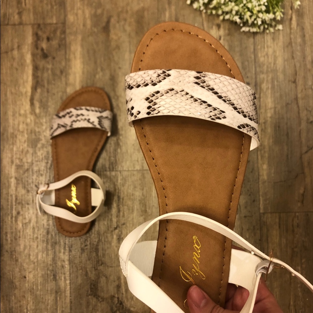 🐍 NEW Snake Skin Sandals 💕
